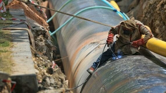 pipelines A web of pipelines binds the Canada, U.S. economies together