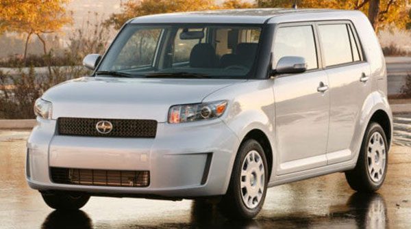 The 2011 Toyota ScionxB: It’s hip to be square
